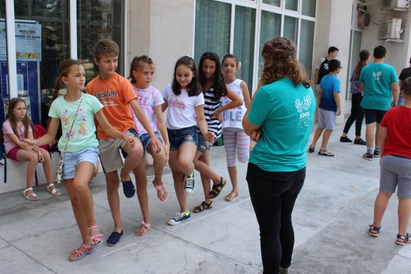 Biblioteca din Vaslui a fost transformată pentru o oră în sală de sport