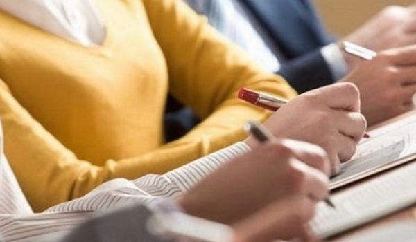 Zeci de profesori, fugăriți de subiectele de la Titularizare