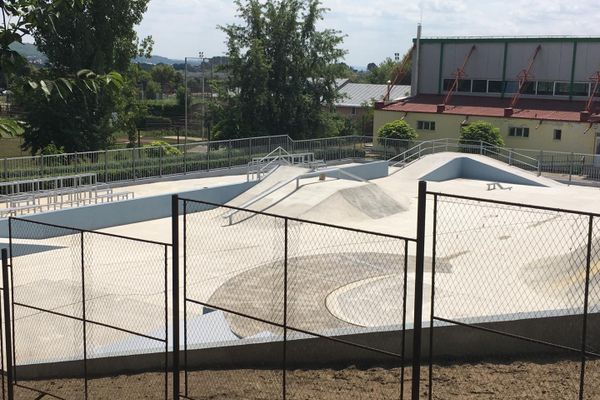 A fost aprobat regulamentul de funcționare al pistei de skateboard