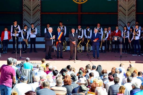 Moldoveni de pe ambele maluri, la Festivalul Fanfarelor de la Pădureni
