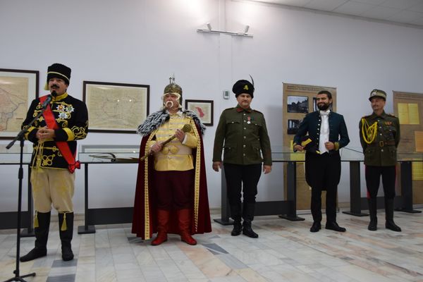 FOTO: Costumele emblematice ale unor personalități vasluiene, în prim plan la Acta Moldaviae Meridionalis