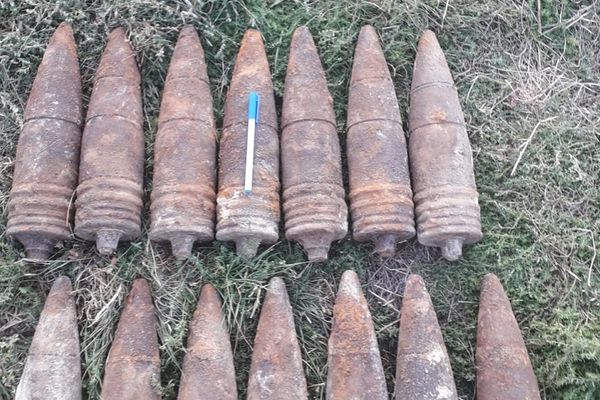 19 proiectile au fost descoperite, vineri, în cimitirul din Bârlad, de către muncitorii care săpau un mormânt