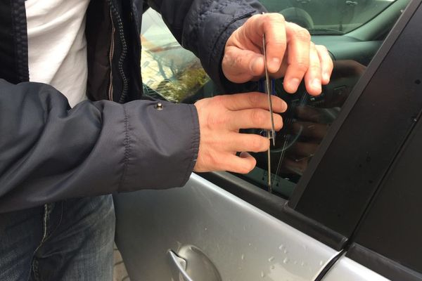 Reținut pentru furturi din autoturisme