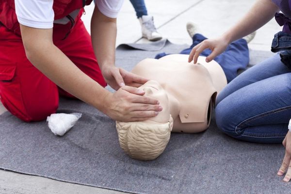 Cursuri gratuite de prim-ajutor pentru medicii de familie