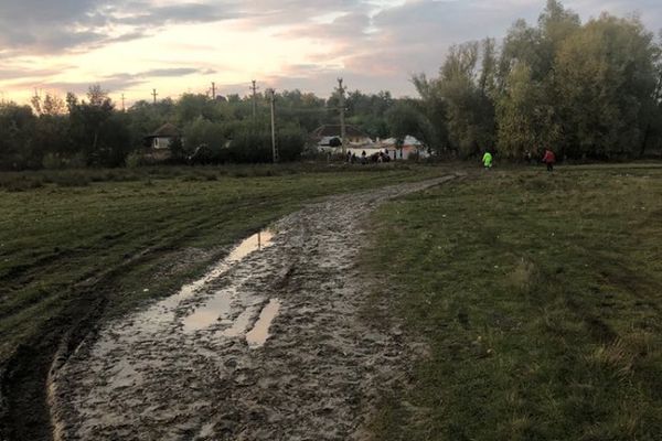 Prin noroaie, din dragoste pentru fotbal!