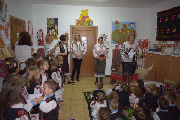 Satul românesc, adus în actualitate de prichindeii de la Grădinița nr.15 Vaslui