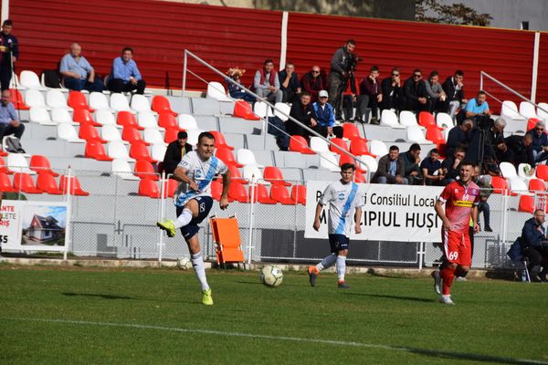 Hușana Huși-Ceahlăul Piatra Neamț, sâmbătă, ora 15