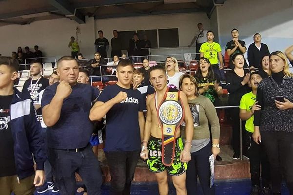 Vasluianul Mihai Sava a câștigat centura la ”Born to Fight 2” Galați