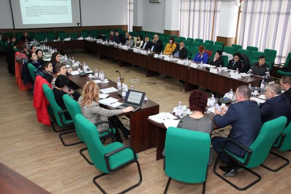 Reintegrarea socială a persoanelor private de libertate, temă de discuție la CJ Vaslui