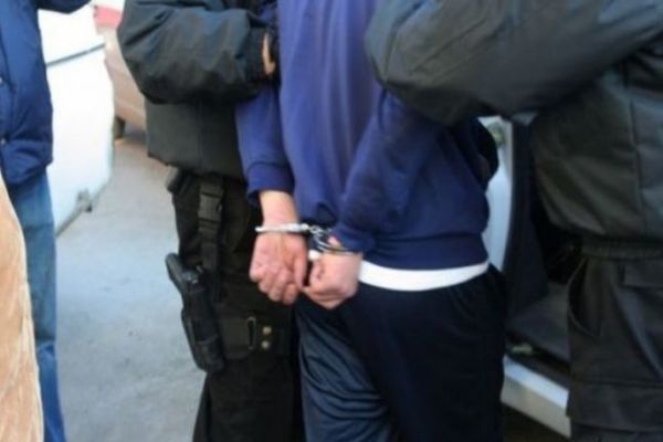 Poliţiştii au reţinut o persoană, bănuită de comiterea infracțiunii de tâlhărie