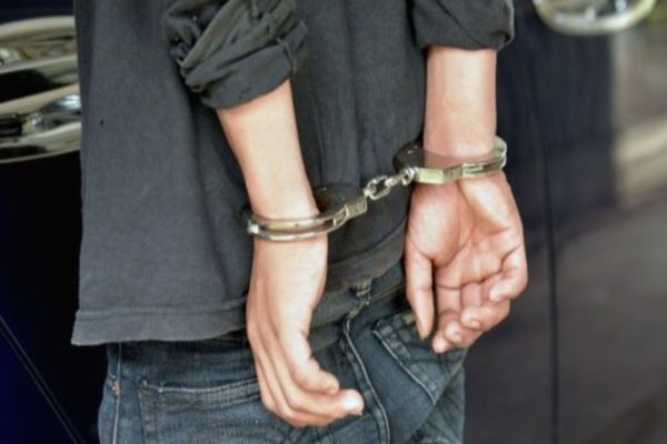 Un recidivist a fost trimis în arest preventiv după ce violat o minoră