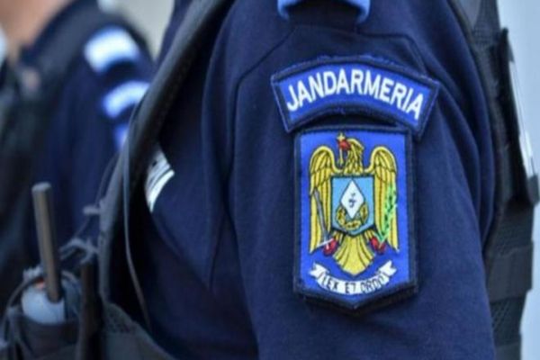 Jandarmii bârlădeni, vigilenți: au prins un hoț care a furat geanta unei femei care dormea în tren!