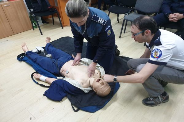 Polițiștii vasluieni, băgați în cursuri de prim ajutor