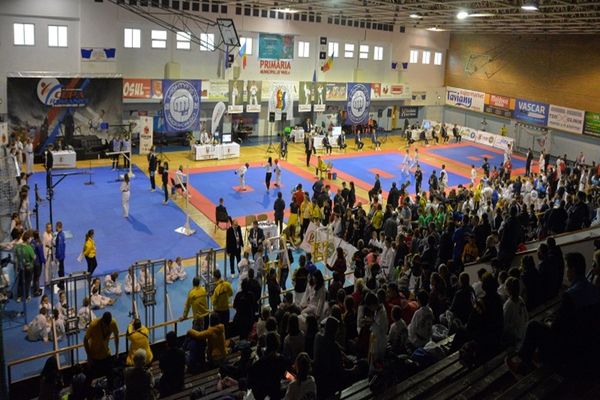 Peste 500 de sportivi au concurat la Cupa României la taekwon-do ITF, la Vaslui