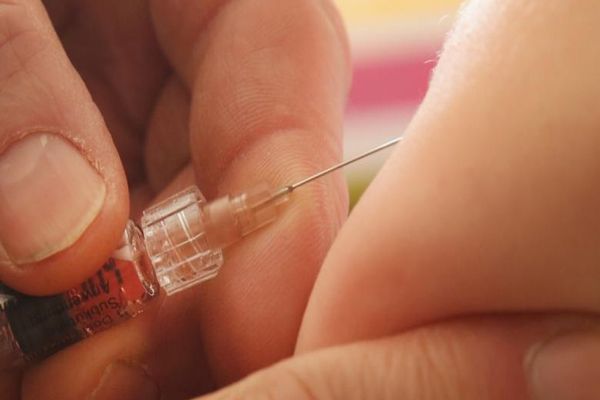  Care este boala care aduce sistemul imunitar la nivelul celui din copilărie 