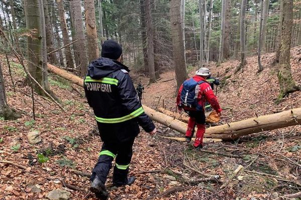 Ceața l-a derutat pe un vasluian, însă a fost găsit de pompieri după 9 ore de căutări