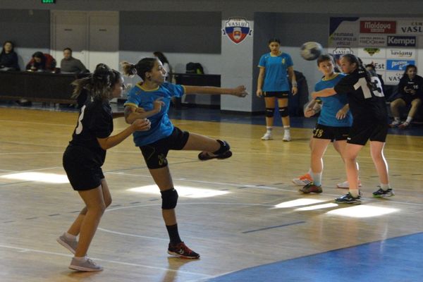 Handbalistele junioare 3 de la LPS Vaslui au revenit pe locul 2 în grupa geografică