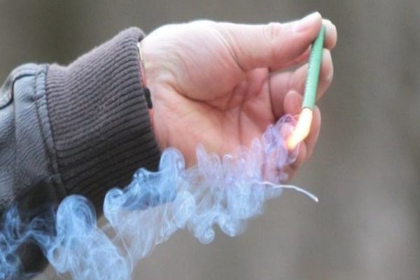 Tânăr de 18 ani, transportat la spitalul din Bârlad, după ce i-a explodat o petardă în mână!