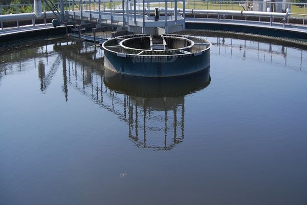 Un bârlădean refuză apa de la robinet, pentru că a văzut un cuplu făcând sex în barajul de acumulare!