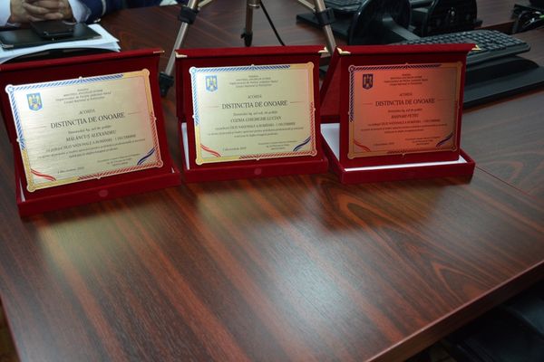 17 polițiști vasluieni, înaintați în grad de Ziua Națională a României