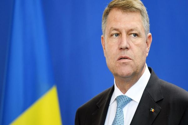 Cum a stricat Iohannis jocul pe bani mulți al proprietarilor de hoteluri cu primăriile