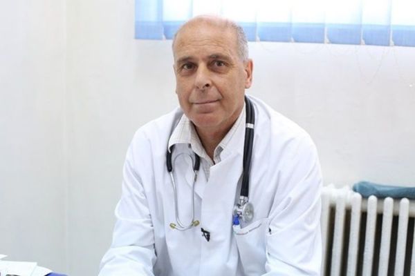 Cine este doctorul Virgil Musta care a vindecat 49 de pacienţi, infectaţi cu COVID-19