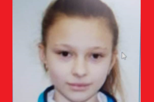 SUNAȚI LA 112 dacă ați văzut această adolescentă din Bârlad!