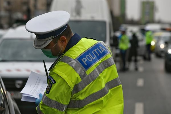 Polițiștii au reținut 34 de permise de conducere în weekend și au aplicat sancțiuni de peste 200.000 de lei