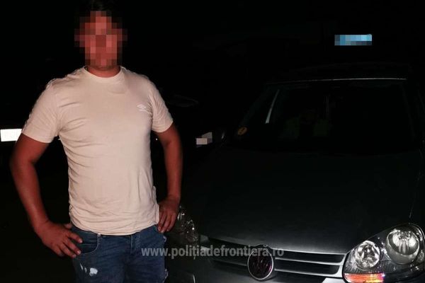 Prinși de polițiștii de frontieră la volan, fără permis