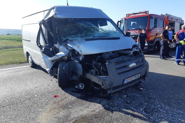 Accident rutier în comuna Banca! Unul dintre șoferi a ajuns la spital (FOTO)