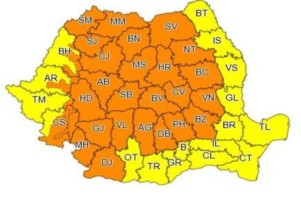 Sfârșit de săptămână cu ploi și vijelii în toată țara