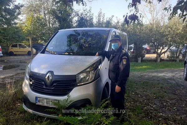 Microbuz furat din Polonia, depistat în Vama Albița