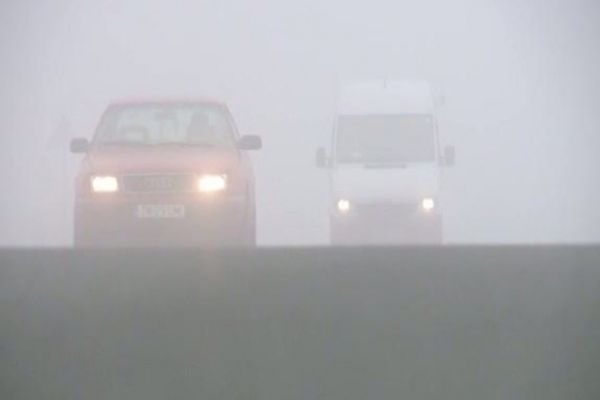 Atenție cum circulați pe timp de ceață!