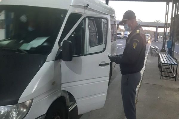 Dorea să ajungă în Germania cu un permis de conducere fals 