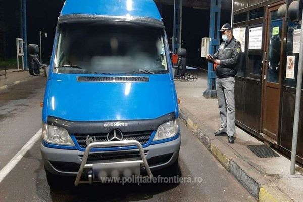 Depsitați la volan, deși nu obţinuseră niciodată dreptul de a conduce 