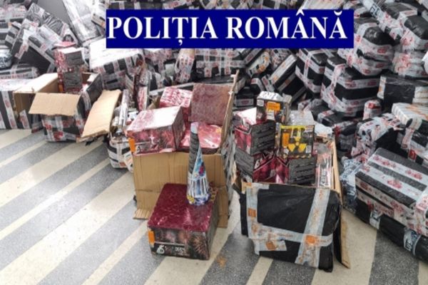Șapte tone de obiecte pirotehnice interzise, confiscate de polițiști