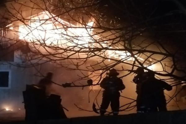 Locuinţă salvată de pompieri (FOTO)