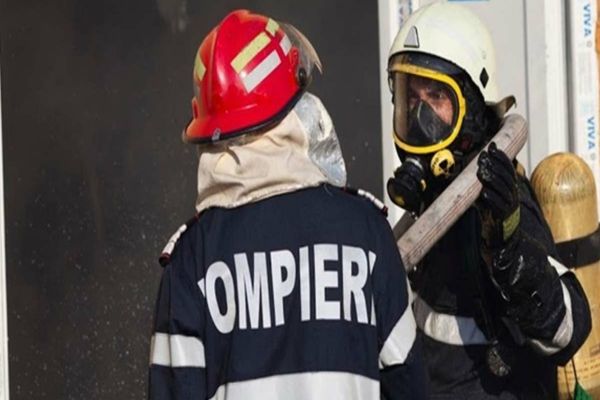 Incendiu în Berezeni! O persoană a fost surprinsă în locuință