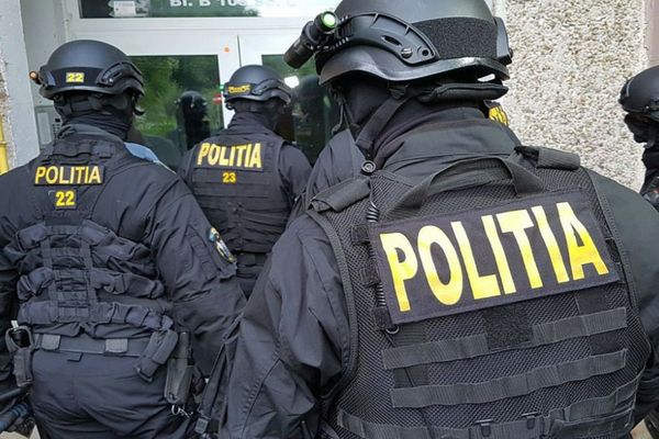 Percheziții în șapte județe din țară la grupări infracționale, specializate în comerțul intracomunitar cu autovehicule rulate