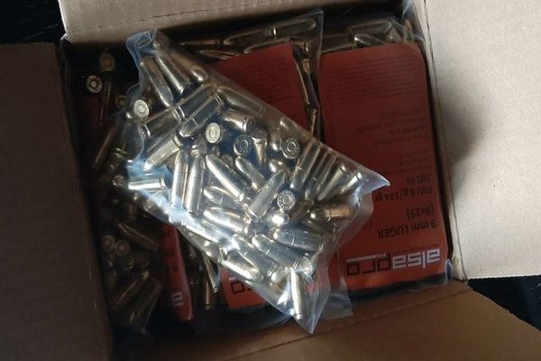 Aproximativ 50.000 de cartușe letale, descoperite la controlul de frontieră 