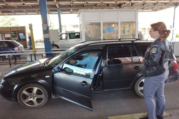 Autoturisme cu I.T.P. fals, depistate în trafic 