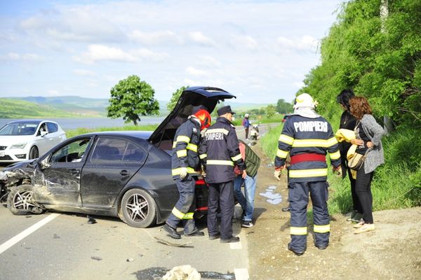 FOTO- Accident cu trei victime la Puscasi