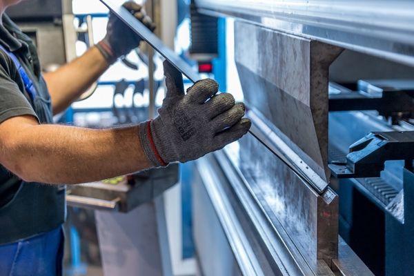 Industria românească a depășit, în aprilie, nivelul din 2020