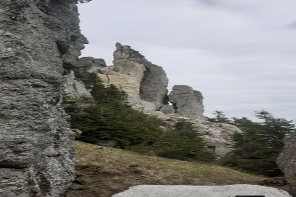 Unul din turnurile Ocolașului Mic s-a prăbușit! Averismentul salvamontiștilor! (FOTO)