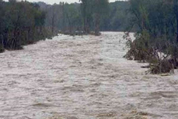 Pericol de inundații pe zeci de râuri din țară. Hidrologii au emis o nouă avertizare