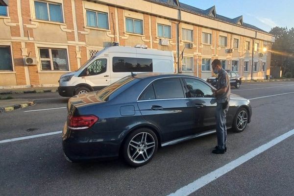 Mercedes-Benz furat din Marea Britanie, retinut la Albița