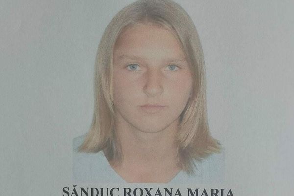 SUNAȚI LA 112 dacă ați văzut această adolescentă!