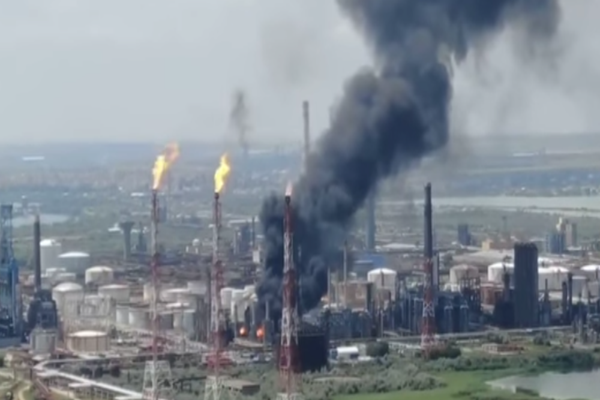 Ministrul Mediului: „Există în continuare PERICOL de explozie la Petromidia-Năvodari!” - UNDE se îndreaptă norul de fum