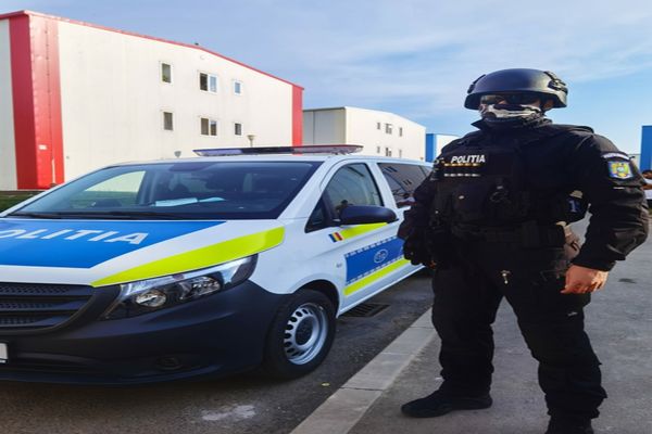 Percheziţii în Bacău, Vaslui şi Galaţi, la suspecţi de furt de produse petroliere 