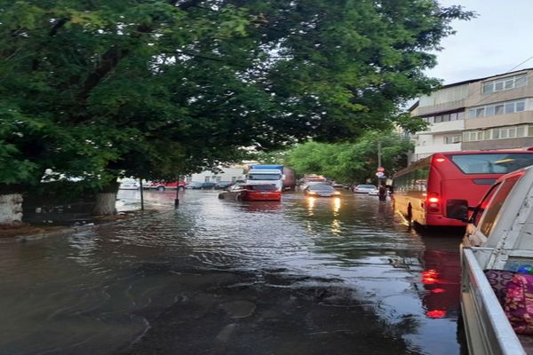 Bârladul sub ape! Pagubele furtunii